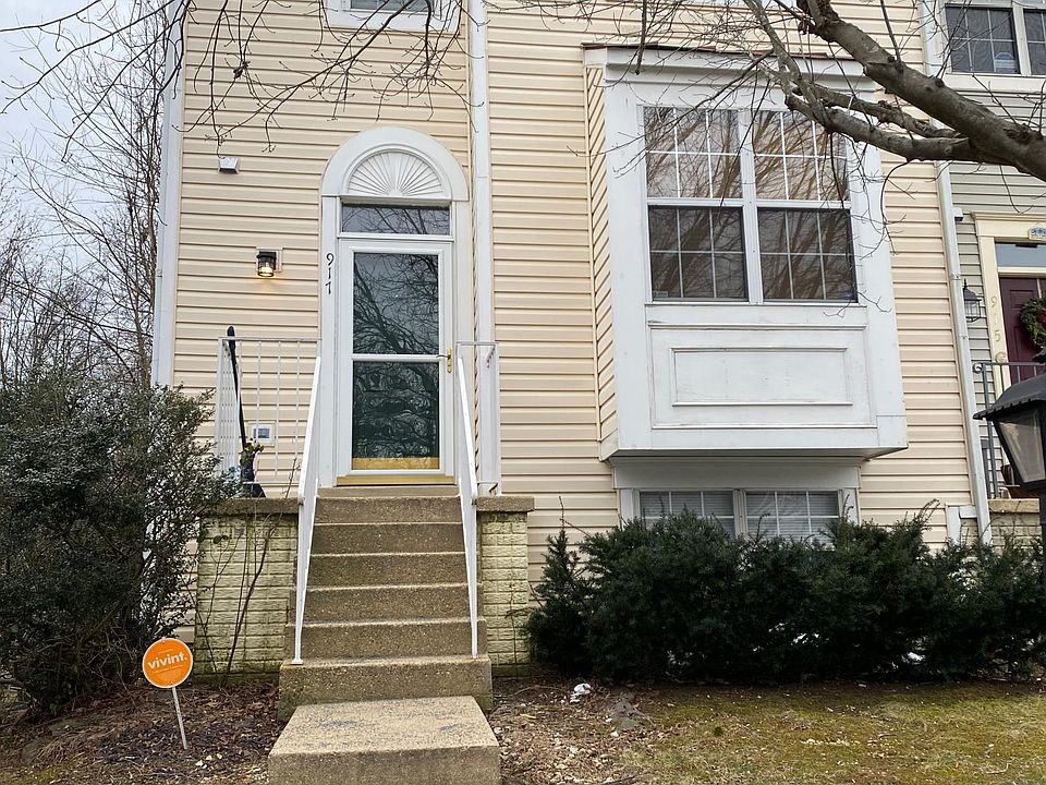 1st image of 917 Dunloring Ct