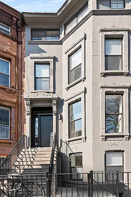 Sold by Compass | media 23