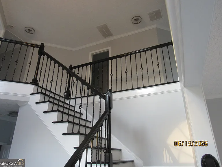 305 Sunderland Cir — Photo 11