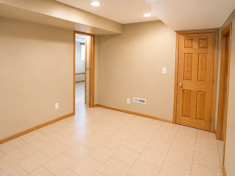 2701 Delaware St SE — Photo 10