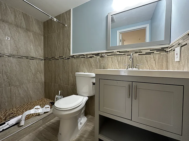 1726 W Master St #2-R — Photo 7