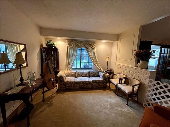5th image of 4512 E Meadow Ln