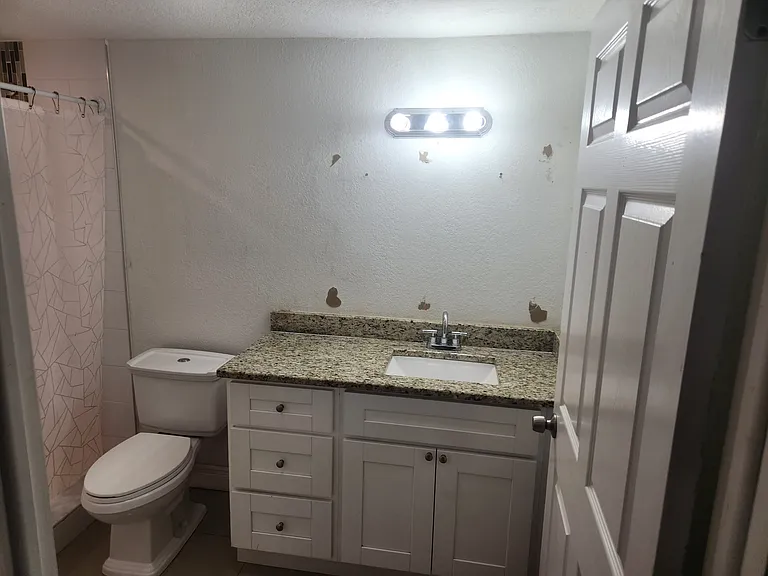 8518 Woodlake Dr #2 — Photo 25