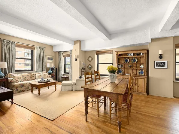 315 W 23rd St APT 11A, New York, NY 10011