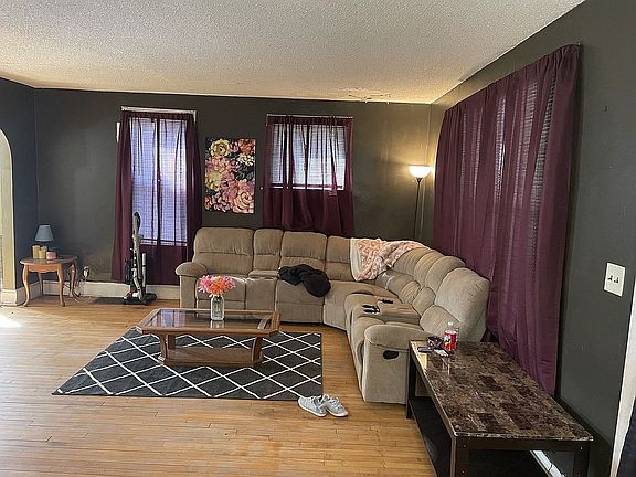 2nd image of 153 W Gogebic St