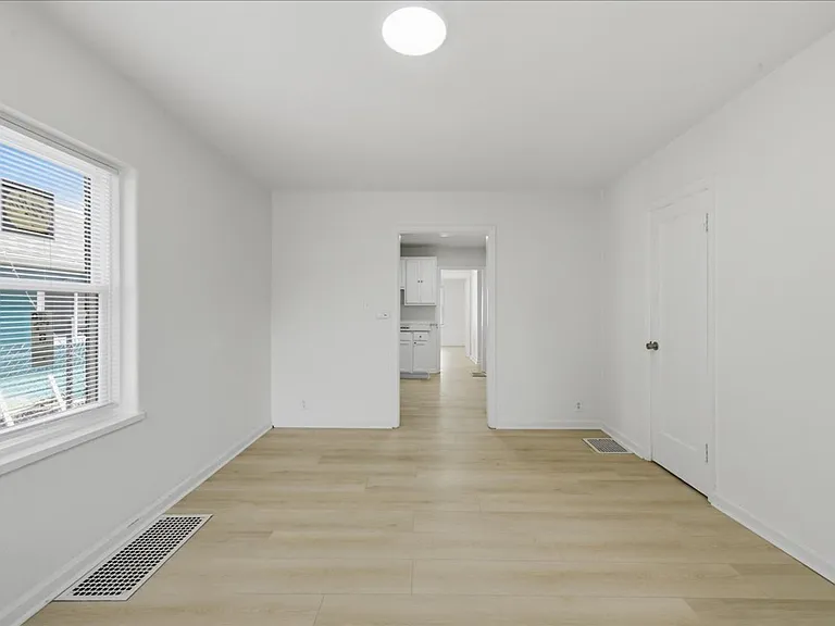 1509 - 1511 N Chester Avenue — Photo 11