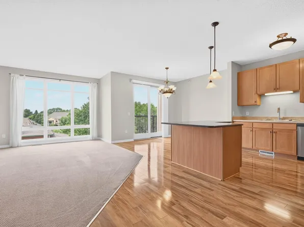 1070 Grandview Ct NE APT 304, Columbia Heights, MN 55421