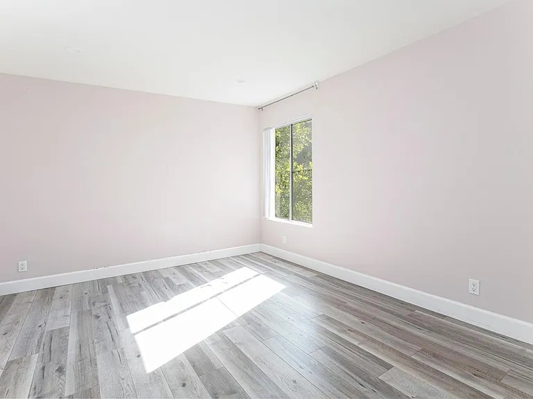 Burchett St — Photo 14