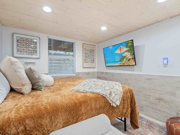 33 Santana Dr, Pt Washington, FL