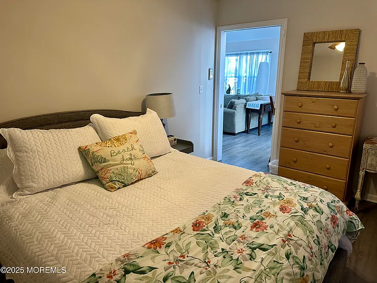 559 Tarpon Ave — Photo 8