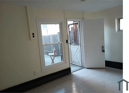 236 Hylan Blvd — Photo 4