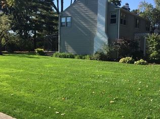 17311 Beechwood Ave, Beverly Hills, MI 48025