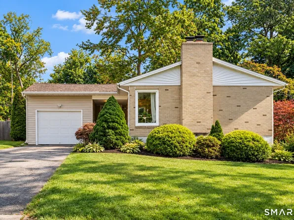 16 Bird Road, Naugatuck, CT 06770
