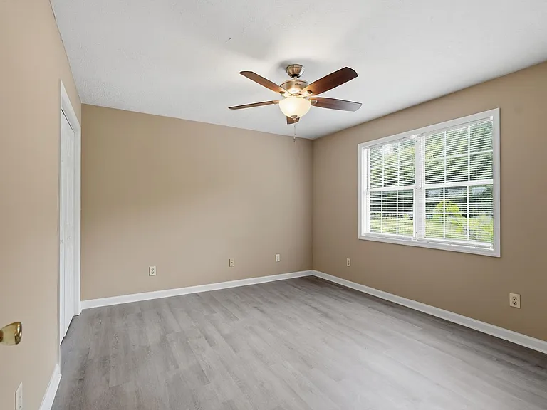 26990 Elkins Rd #K — Photo 6