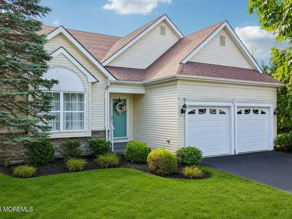 122 Skyline Drive, Lakewood, NJ 08701