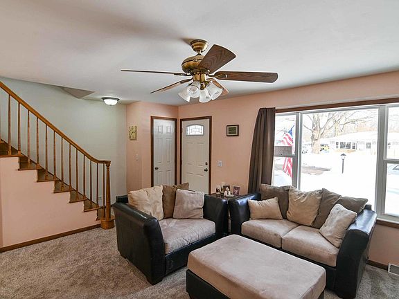 3rd image of 806 Russell Ave