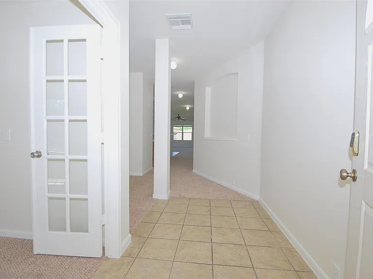 2826 Foster Hill Dr — Photo 4