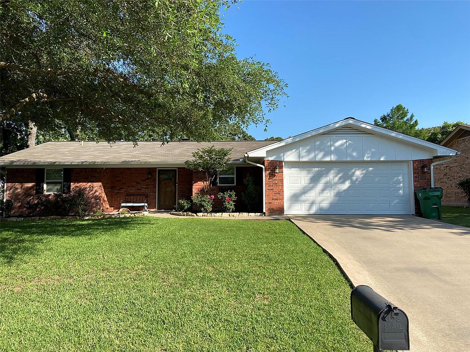1st image of 310 Rosebud Dr