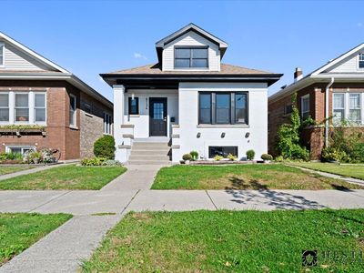 6134 W Waveland Ave, Chicago, IL, 60634