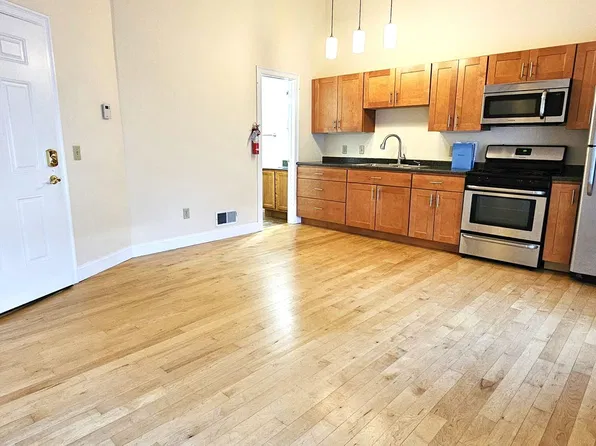 16 Grant St, 16 Grant St APT 4, Burlington, VT 05401