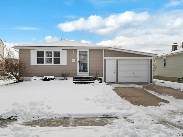 83 E Rouen Dr, Buffalo, NY 14227