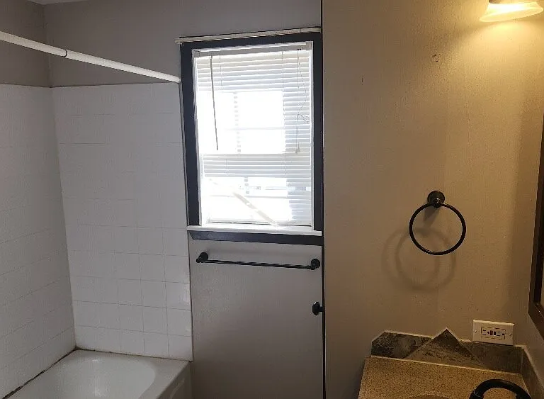 582 Main St — Photo 9