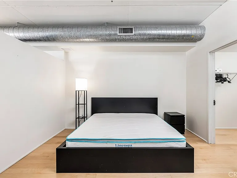 1100 Hope #810 — Photo 17
