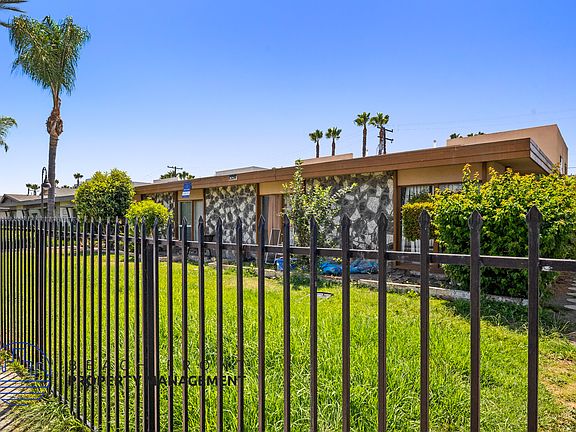 4th image of 1324 W Cerritos Ave #60517331