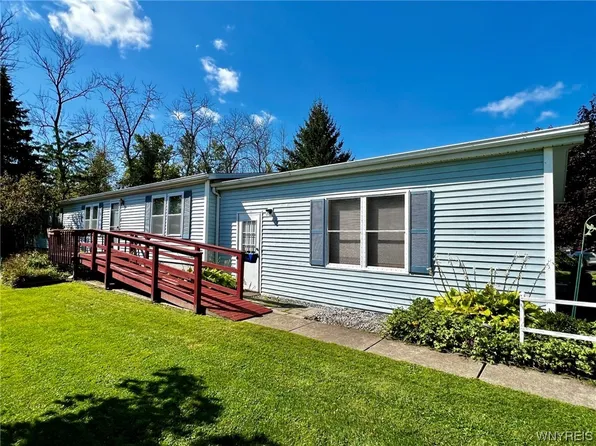 6218 Corwin Sta, Newfane, NY 14108