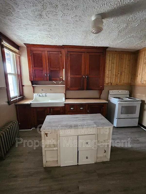 1 bed, 1.0 bath, 800 sqft, $988 — Photo 1