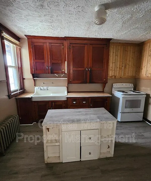 76 Ash St #4