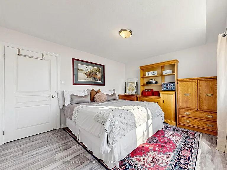 177 Laurendale Ave — Photo 25