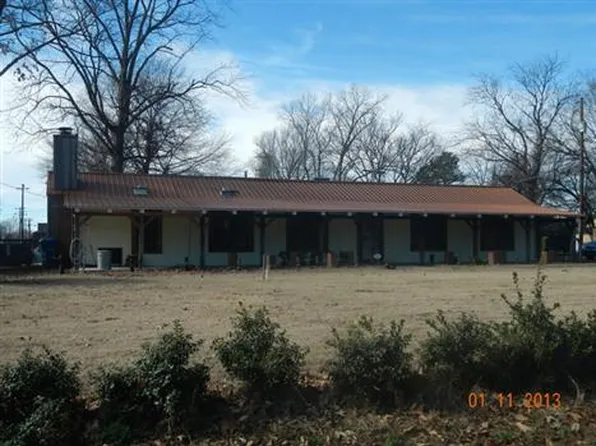 600 Central St, Earle, AR 72331