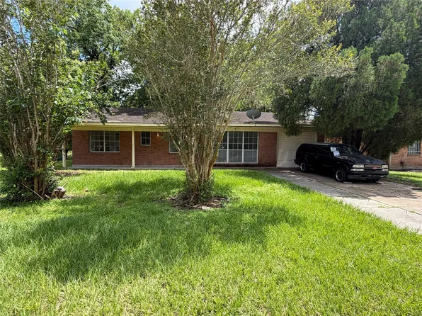 5230 Greylog Dr, Houston, TX 77048