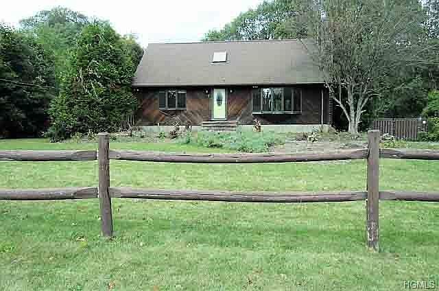 1st image of 3 Parkway Dr
