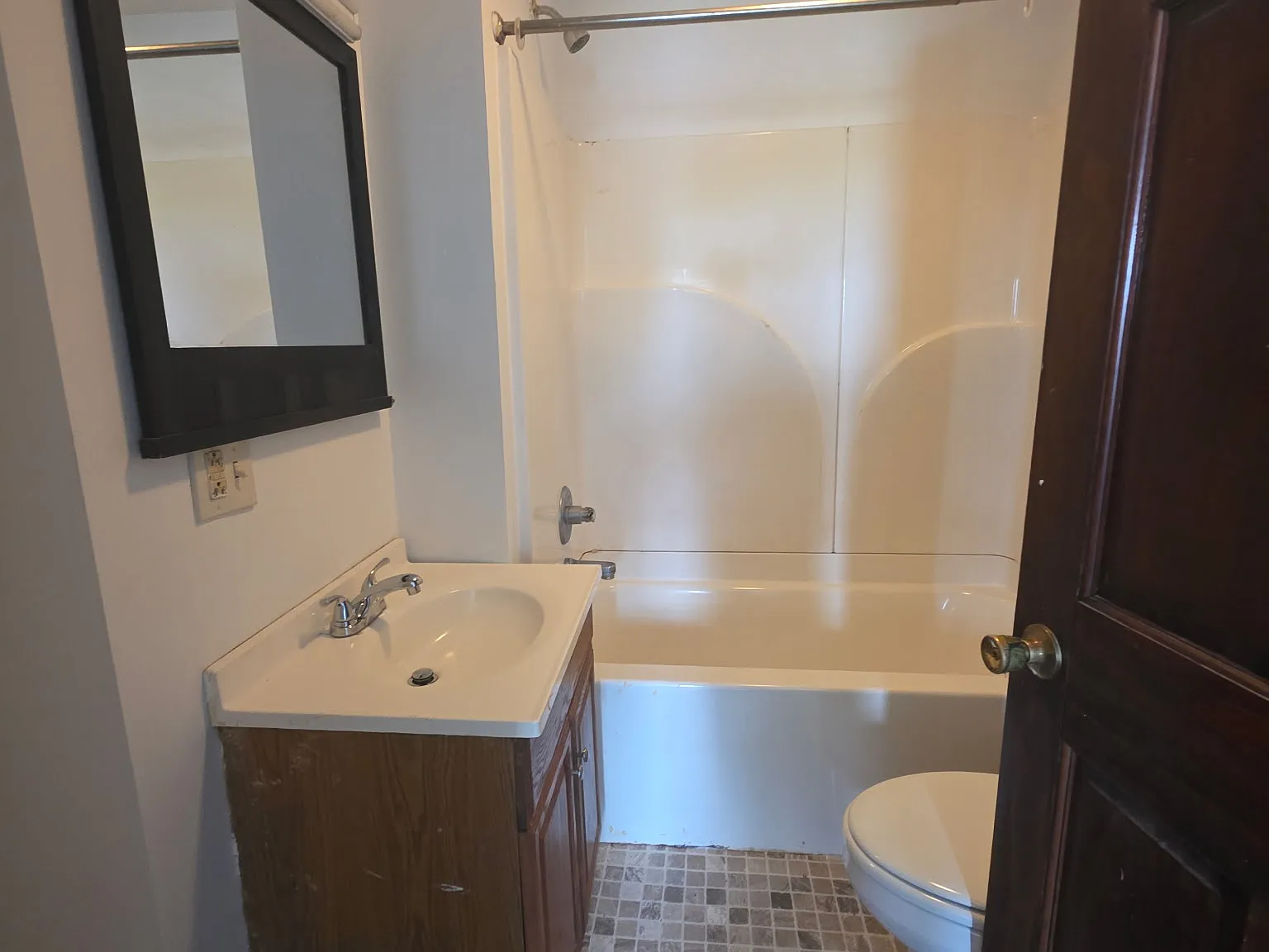 1 bed, 900 sqft, $795 — Photo 3