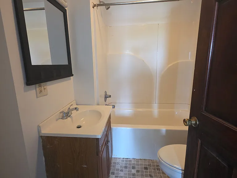 419 Luck Ave — Photo 3