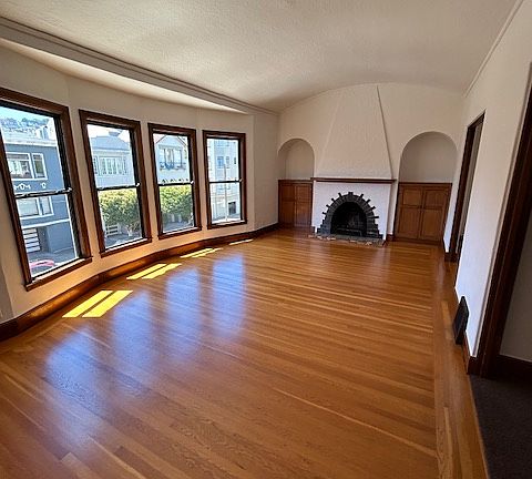 3rd image of 2352 Francisco St