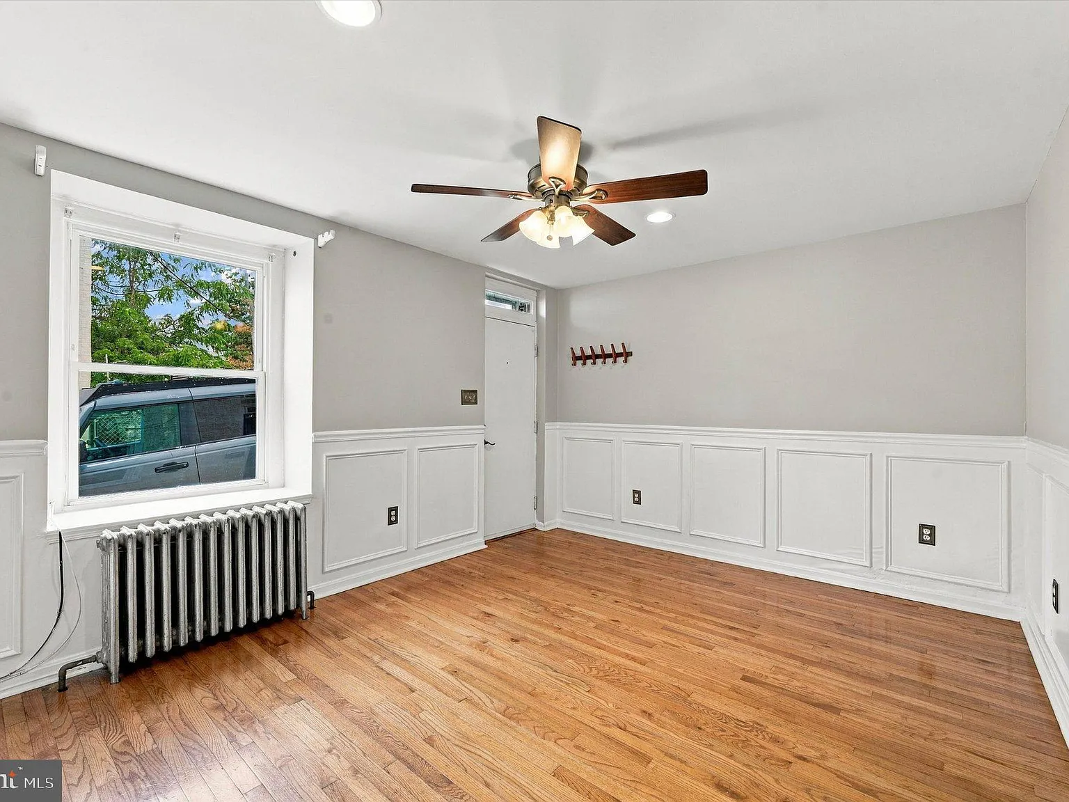 4 bed, 1.0 bath, 1350 sqft, $1,850 — Photo 4