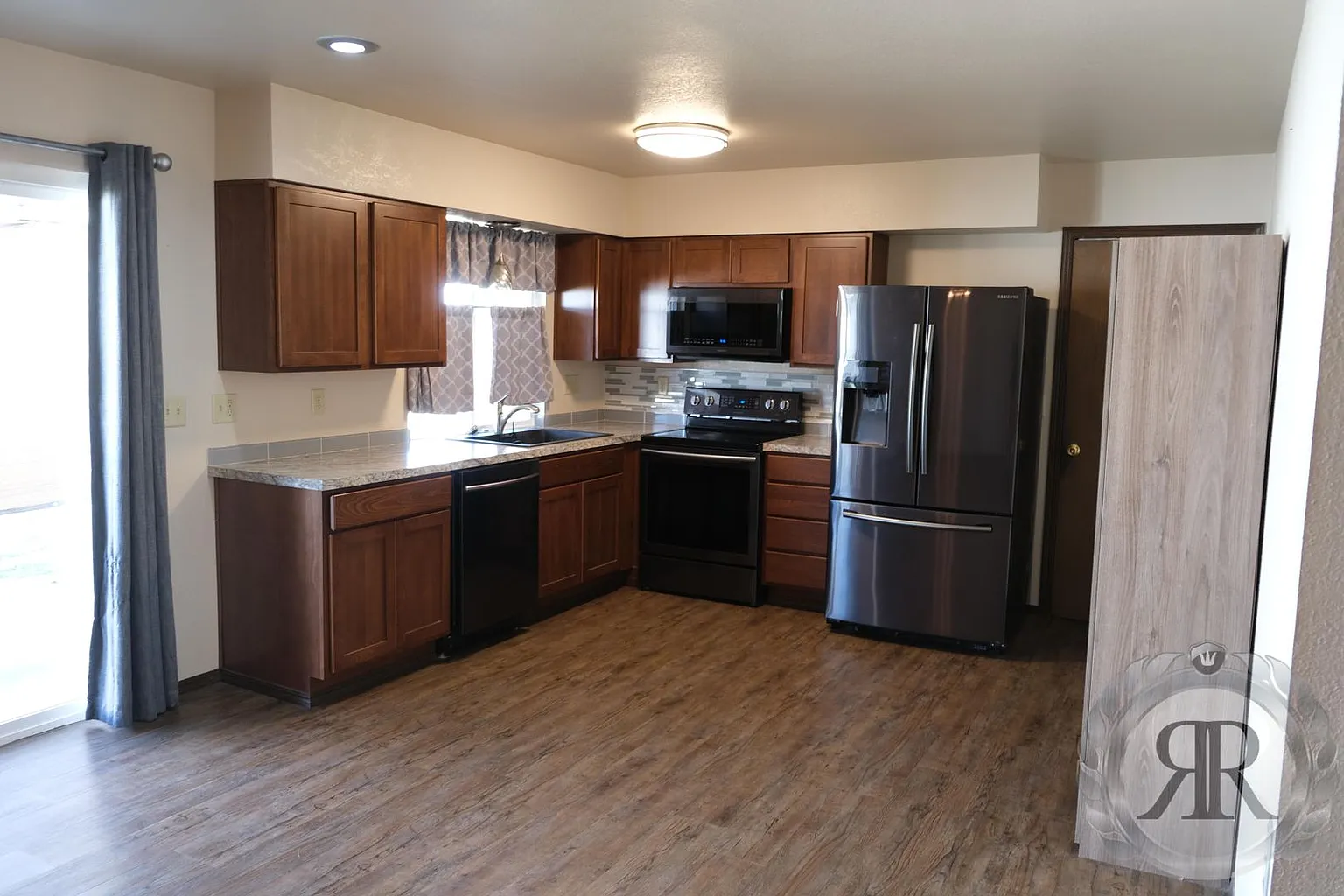 204 S 75th Pl photo 1