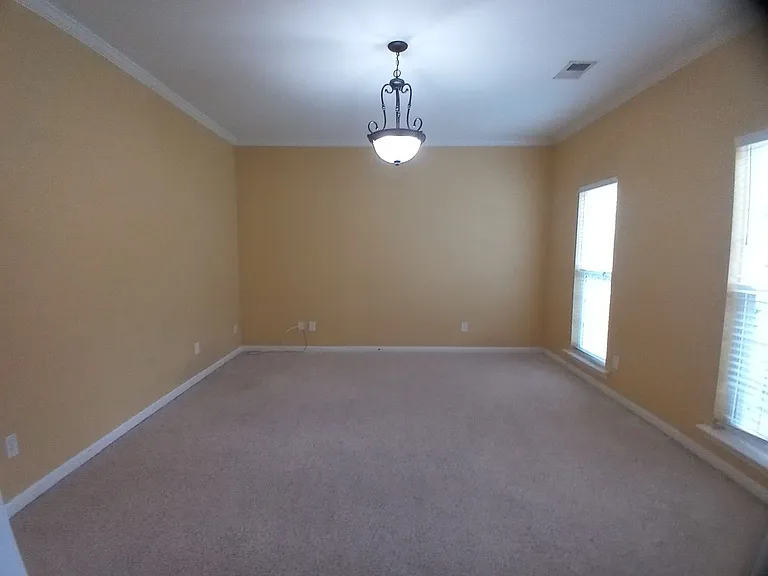 565 Batty Way — Photo 7