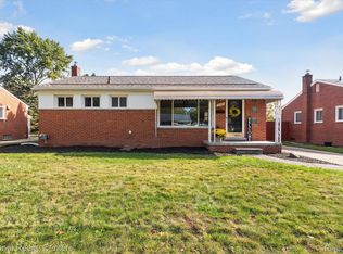 9402 Lathers St, Livonia, MI 48150