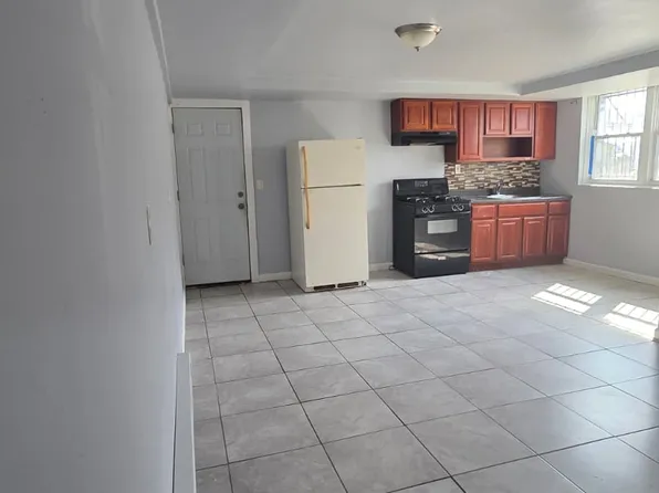 202 Brookdale Ave #2, Newark, NJ 07106