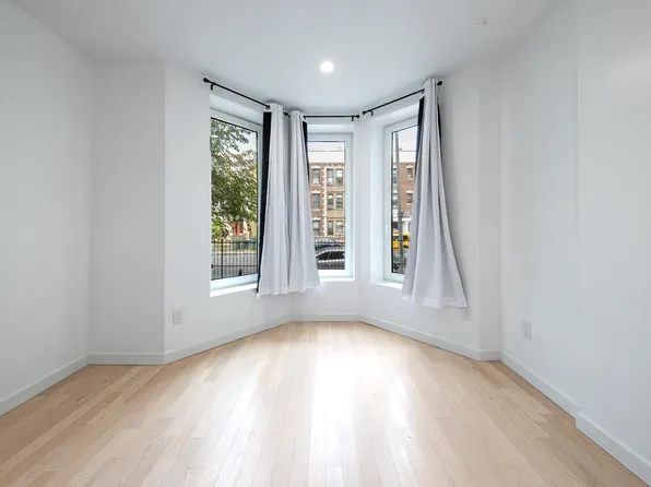 624 East 17th Street image 11 of 28