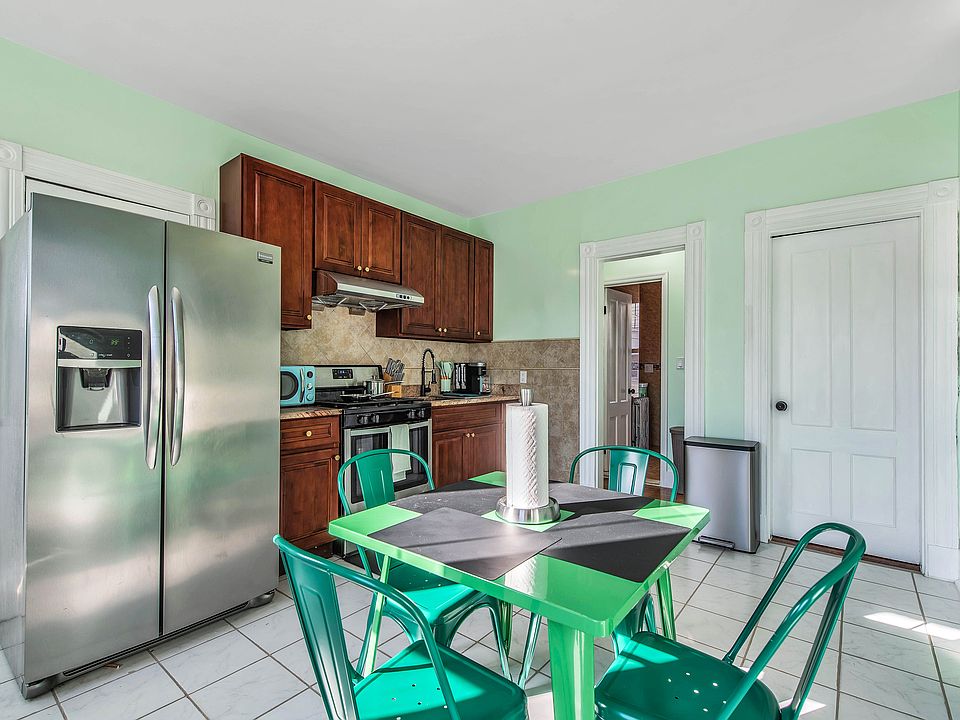 1st image of 31 Canner St #2