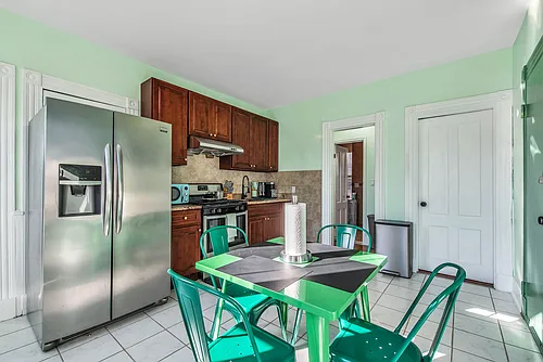 31 Canner St Photo 1