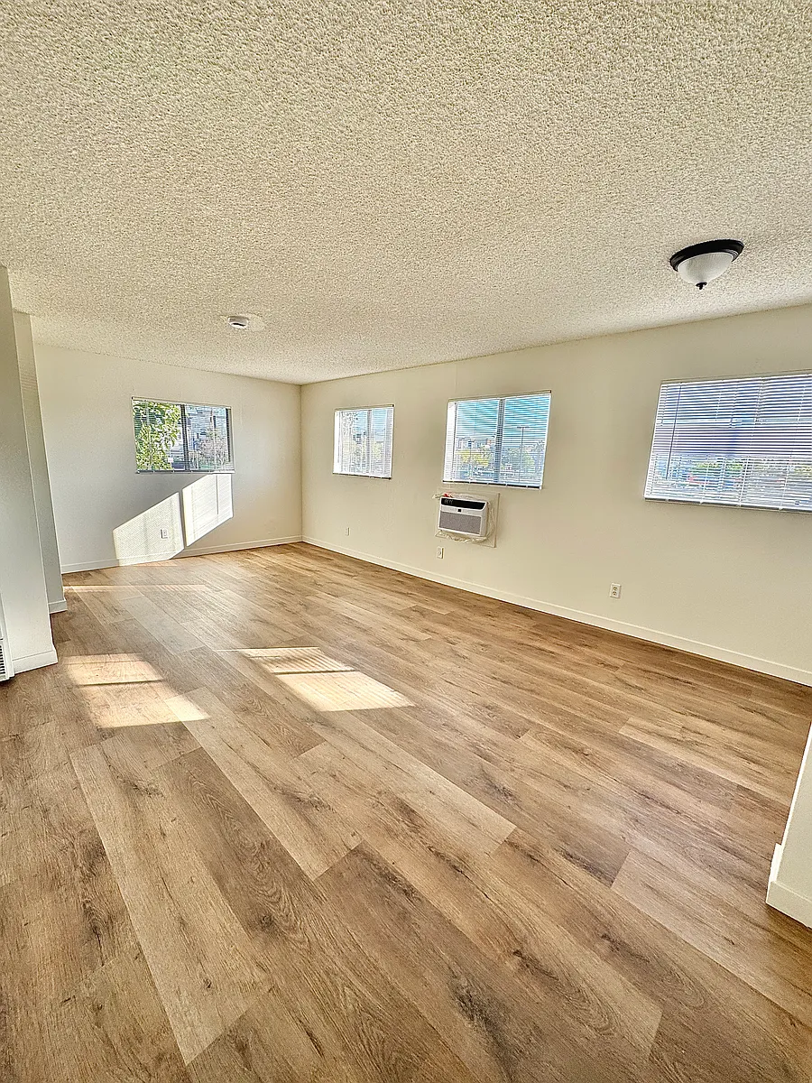 Building Photo - 11225 Cumpston St #201