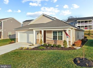 387 Aylesbury Ln, Martinsburg, WV 25403