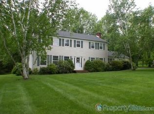 70 Blossom Hill Rd, Lebanon, NJ 08833