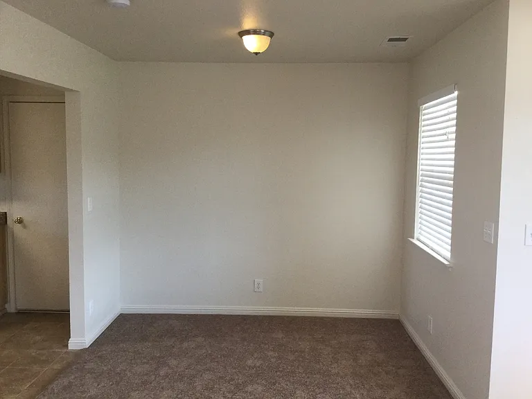 824 Taft St — Photo 5